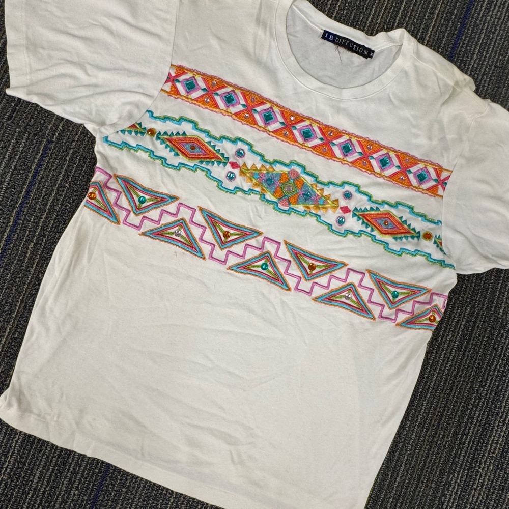 I.B. Diffusion T Shirt Women Medium White Excellent Vintage Beaded Southwestern
